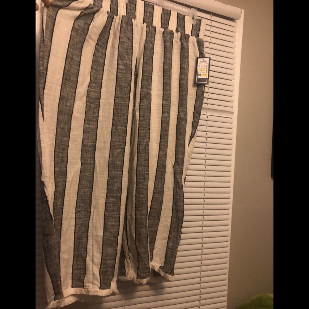 20W Pant black and white strips new with tags